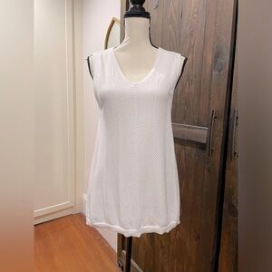 Sleeveless white shirt